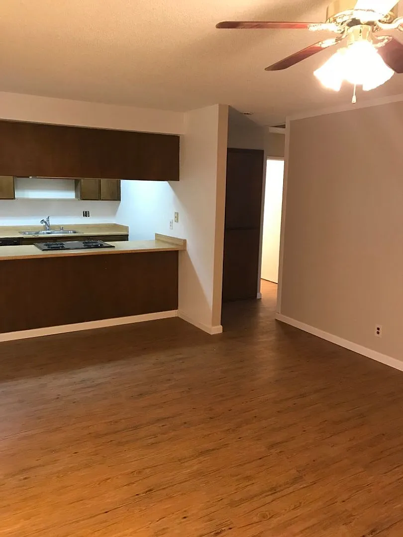 Fair Oaks 2bd/2ba Duplex with Garage — Photo 4
