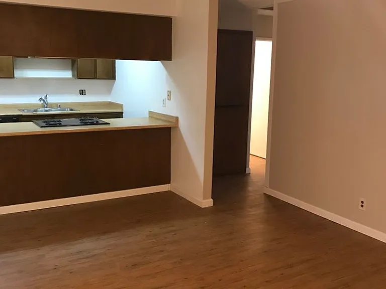 5532 E Knoll Dr — Photo 4