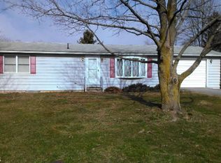 375 Valley Dr, Fayetteville, PA