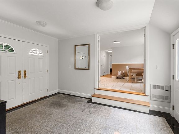 2nd image of 50 Mountain St
