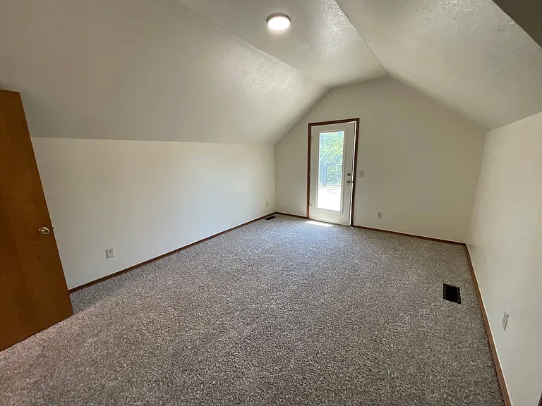 2750 N Midwest Blvd — Photo 28