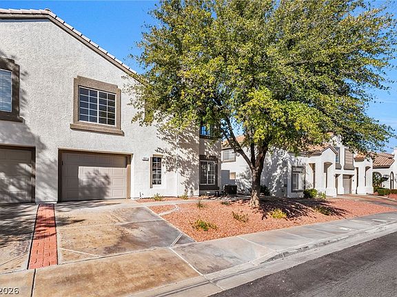 3rd image of 197 Genesee Point St