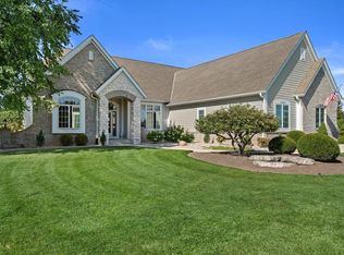 W275N8489 Twin Pine Cir, Hartland, WI 53029