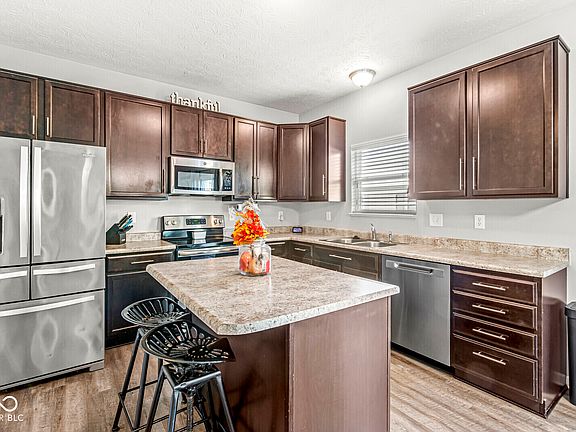 5th image of 15253 Silver Charm Dr