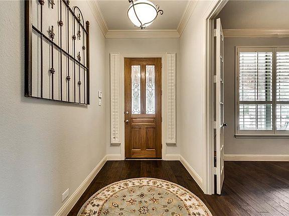 2nd image of 411 Jackson Cir