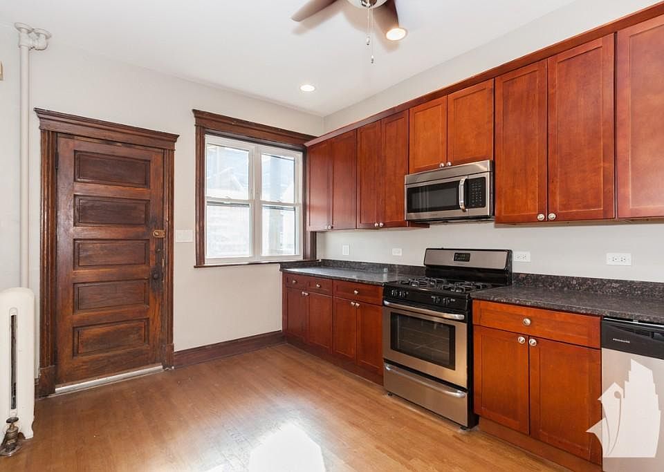 1st image of 1043 W Dakin St #1G