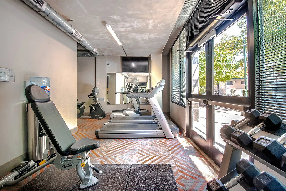 VILL26-6367 - 800 W 26th St