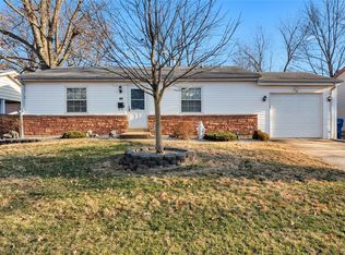 44 Mercury Dr, Florissant, MO 63031
