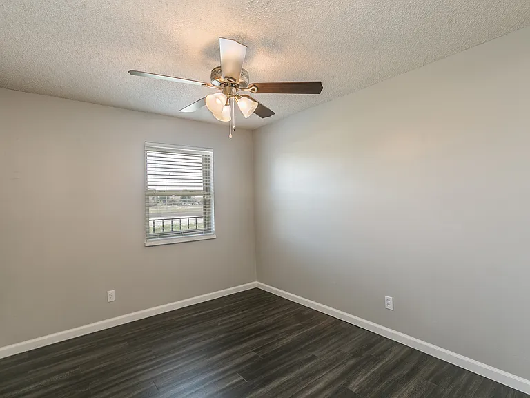 Eastview Apartments — Photo 7