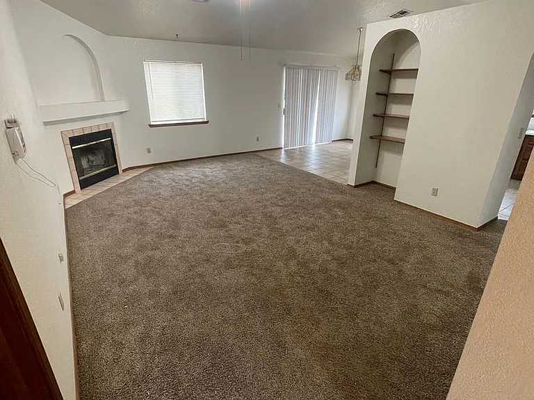 5015 Emerald St — Photo 9