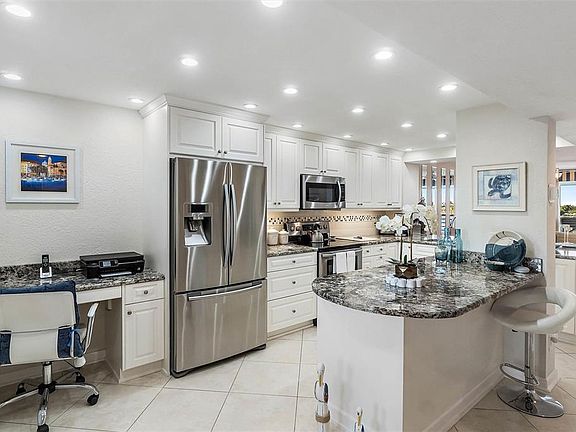 4th image of 5801 Bahia Del Mar Cir APT 510