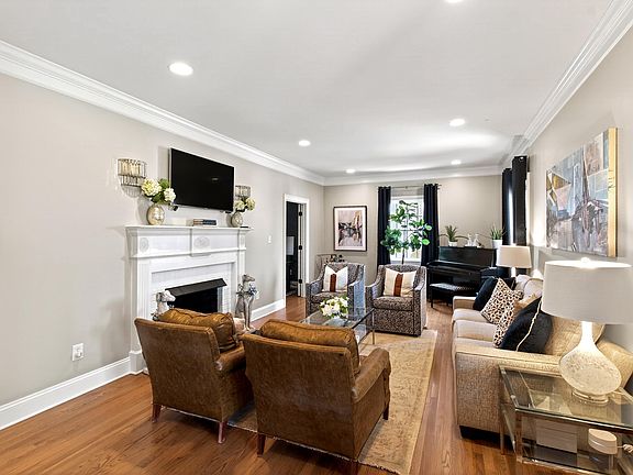 5th image of 2638 Lakeview Dr