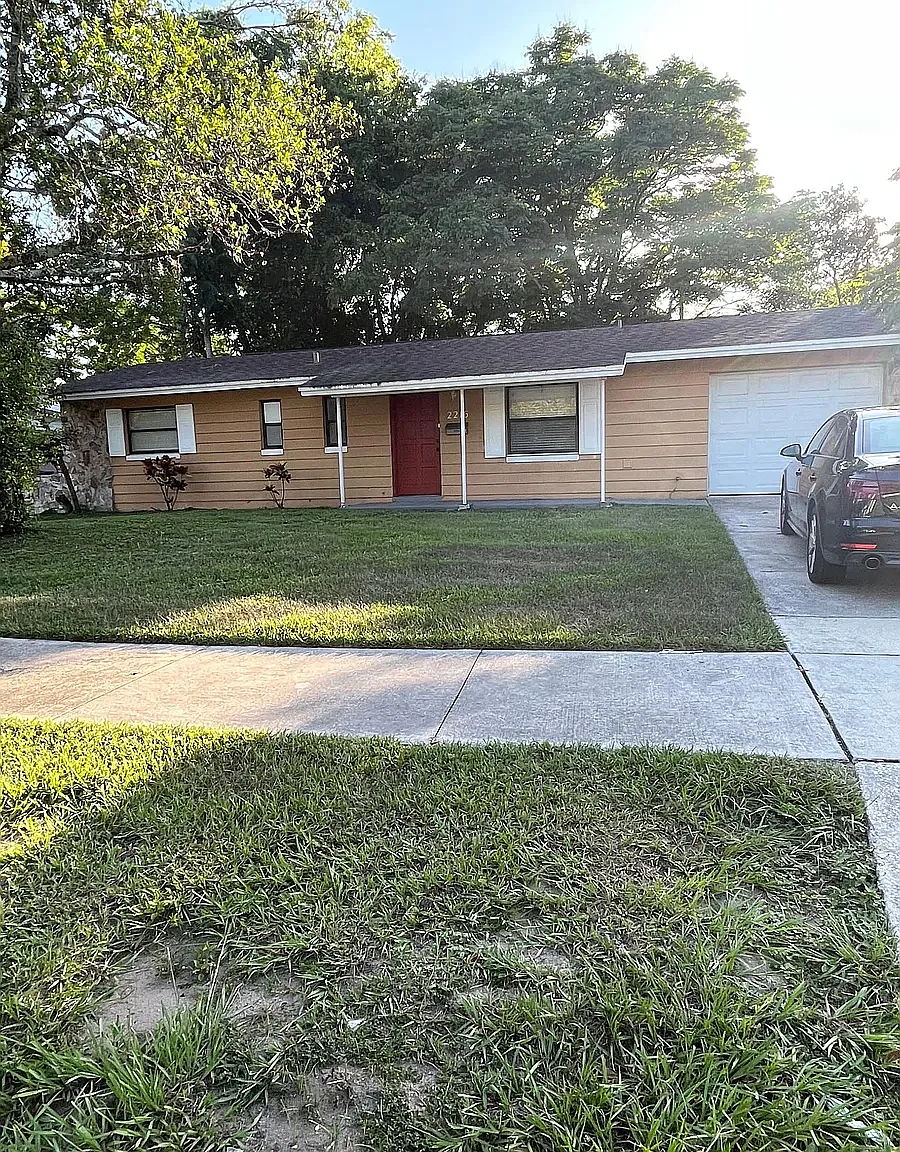2216 Villano Ave — Photo 3
