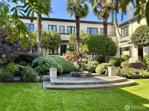 2205 Bigelow Avenue N #6, Seattle, WA 98109