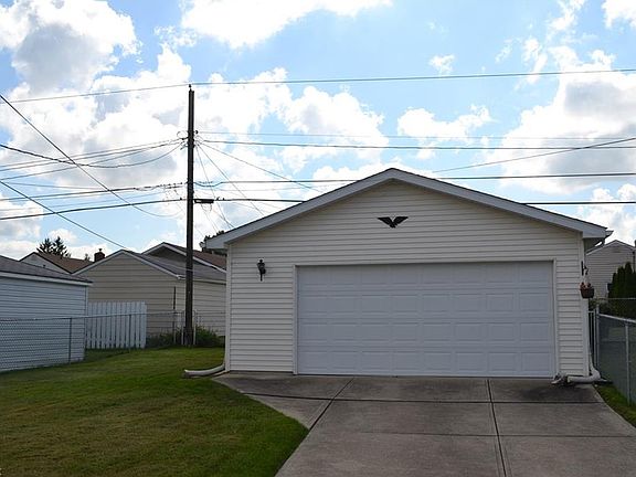 3rd image of 3107 Park Dr
