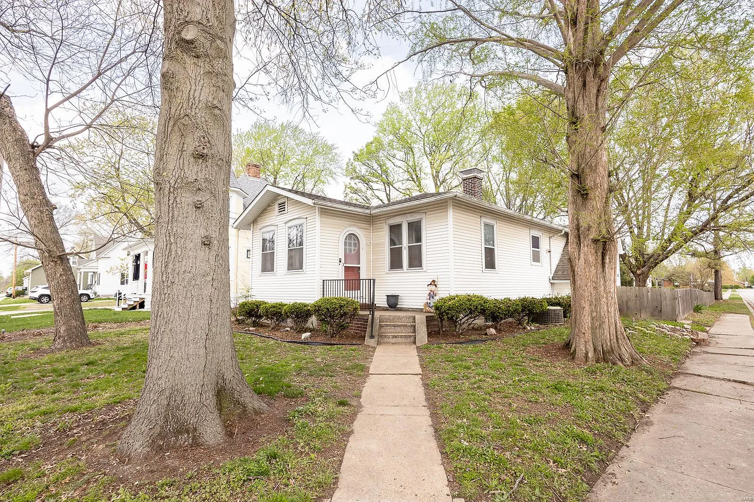 3 W Poplar St photo 1