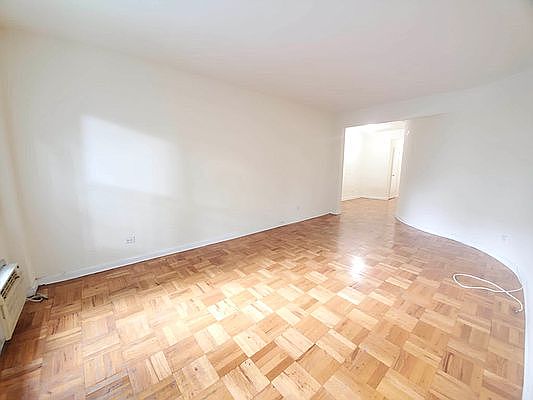 3rd image of 315 Ocean Pkwy #13