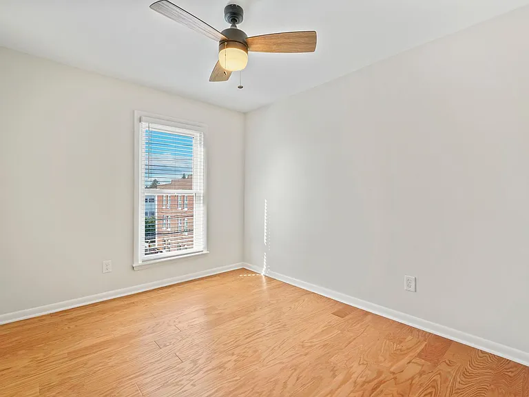 42-44 Saratoga Ave — Photo 37