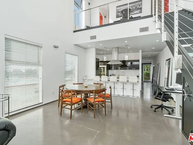 611 N Bronson Ave #10 — Photo 7