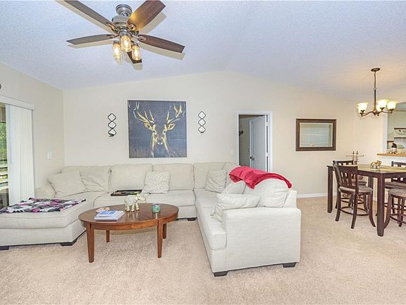 4th image of 1230 SE Parkview Pl APT D8