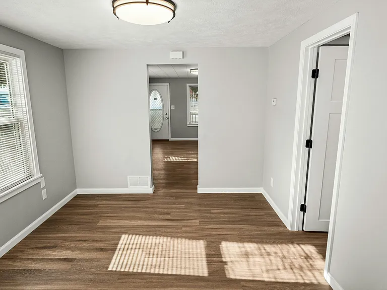 1508 Wilson St — Photo 23