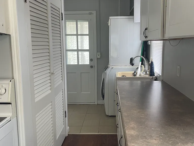 1241 Orchard Heights Dr — Photo 13