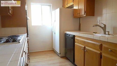 1st image of 10500 Moorpark St APT 104