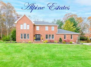 130 Alpine Estates Dr, Cranston, RI 02921