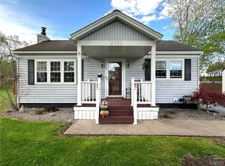 5480 Woodlawn Pl, Utica, NY 13502