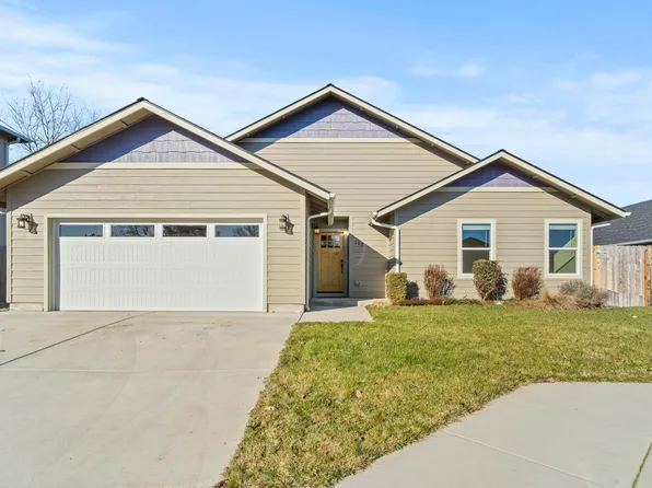 108 SW Little Meadow Ln, Grants Pass, OR 97527