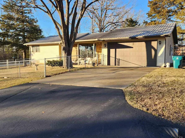 910 Walnut Ave, Bull Shoals, AR 72619