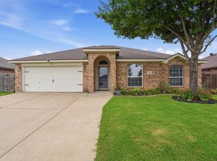 924 Crowder Dr, Crowley, TX 76036