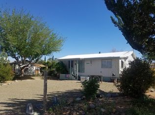20597 E Prickly Pear Dr, Mayer, AZ 86333