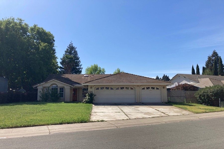 1st image of 3400 Americana Dr