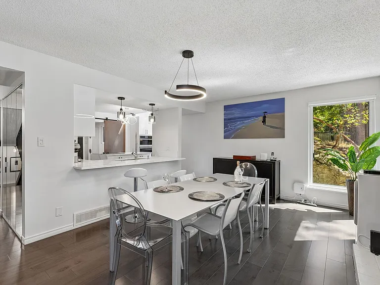 5620 Larson Pl — Photo 7