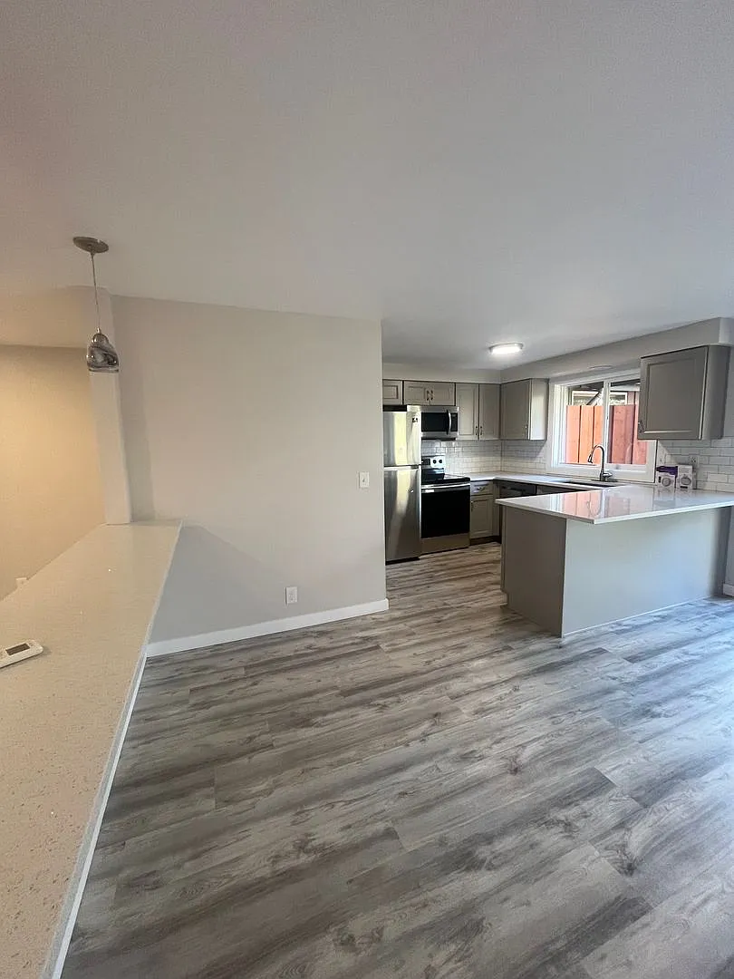 2-bedroom 2-bathroom Corner lot Duplex — Photo 2