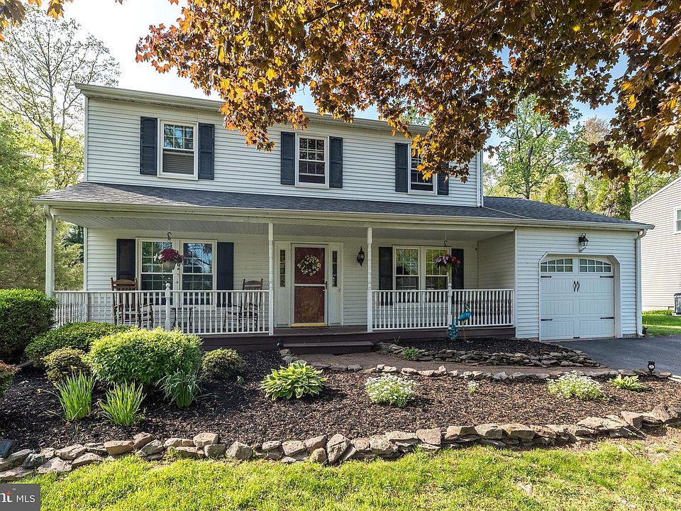 1st image of 22 Boulder Dr