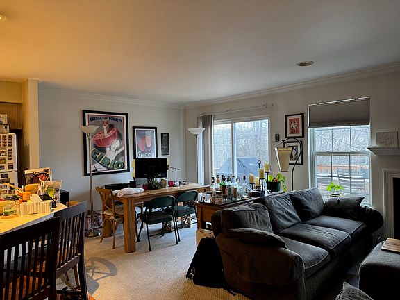 5th image of 1027 Colin Dr