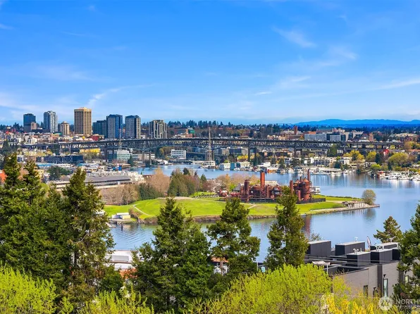 2400 Aurora Avenue N #201, Seattle, WA 98109