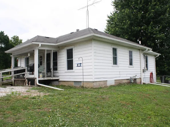 630 N Cadwalader St, Prairie City, IL 61470