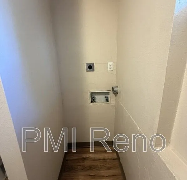 3675 Meeks Way — Photo 10