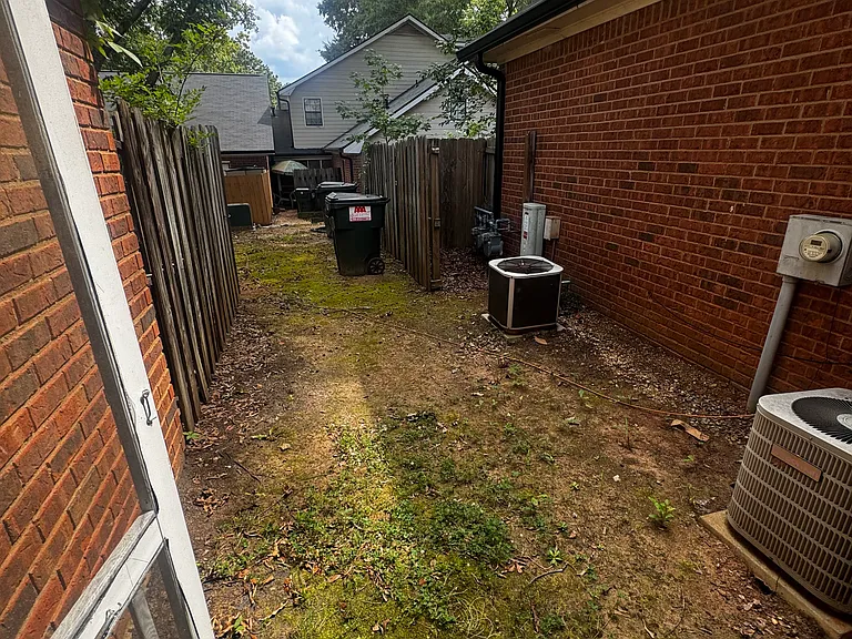482 Huntington Rd — Photo 9