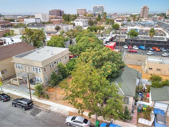 5th image of 227 N Aurora St