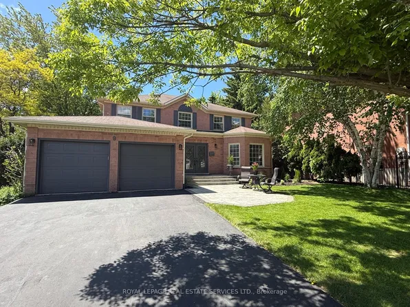 9 Morrison Creek Cres, Oakville, ON L6H 4C2