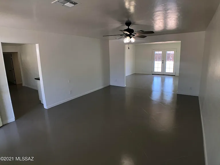 1440 E Edison St — Photo 5