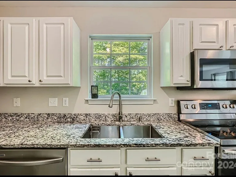 5424 River Falls Dr — Photo 7