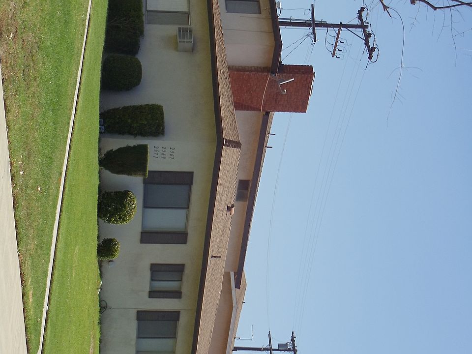 2nd image of 2569 Hayes Dr