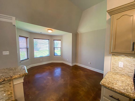 4th image of 1884 Lindsey Ln