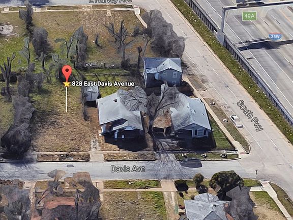 2nd image of 828 E Davis Ave