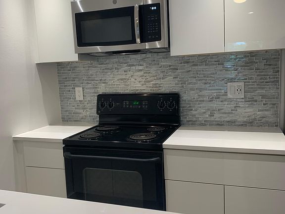 Kitchen / Back Splash